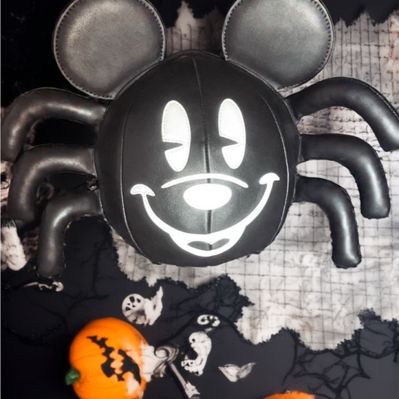 Mickey Spider loungefly/Stitch Shoppe crossbody - Picture 6 of 8